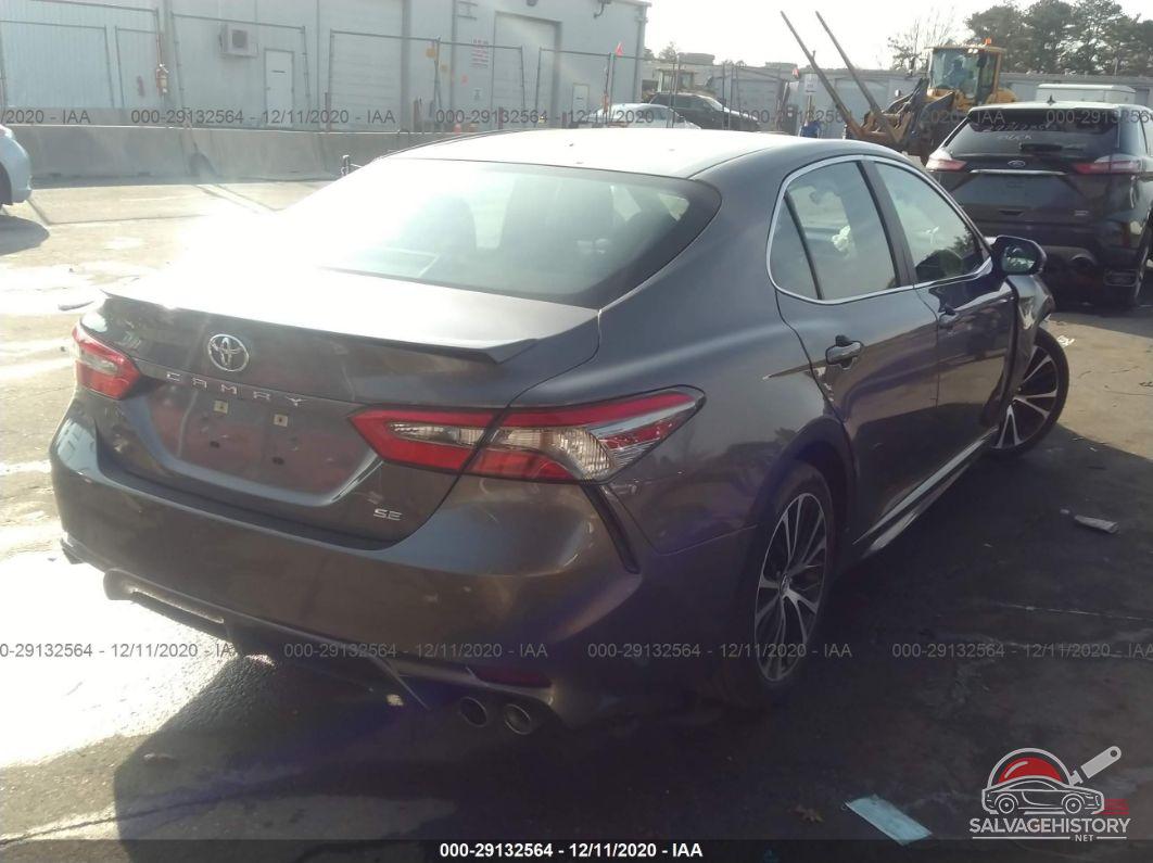 4T1B11HK8JU008029 2018 TOYOTA CAMRY photo no. 4
