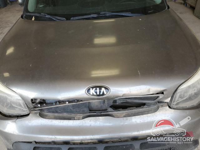 KNDJN2A29F7165532 2015 KIA SOUL photo no. 12