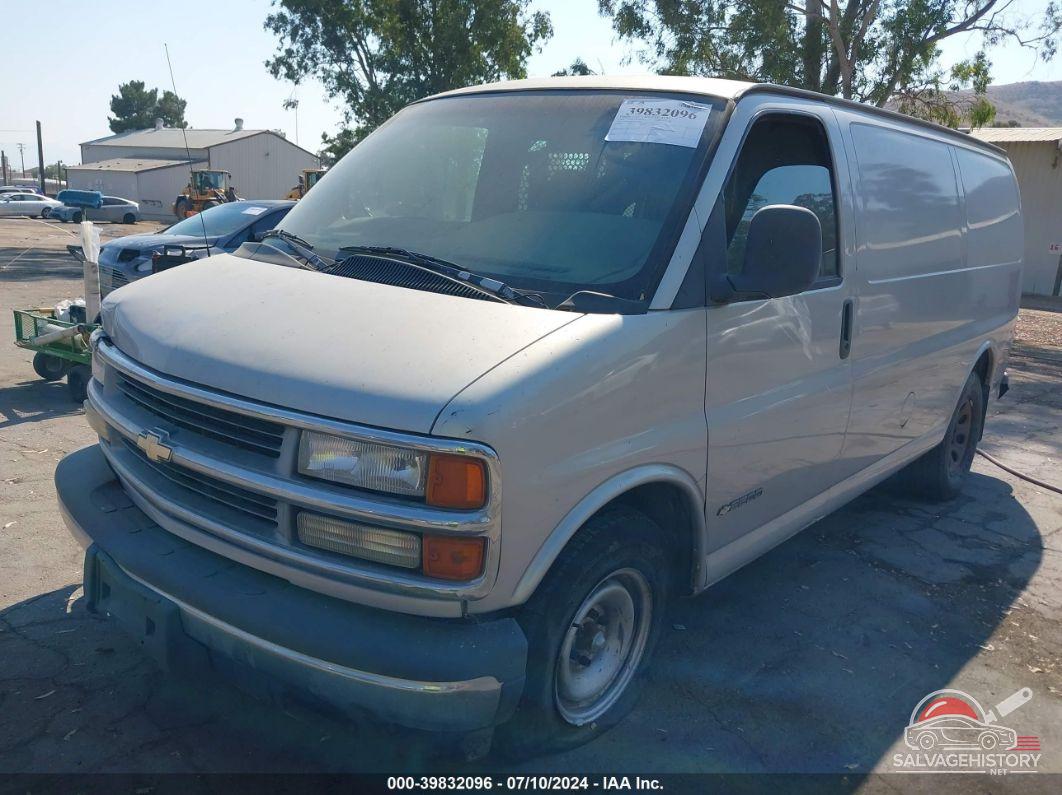 1GCFG25W8W1022877 1998 CHEVROLET CHEVY VAN photo no. 2