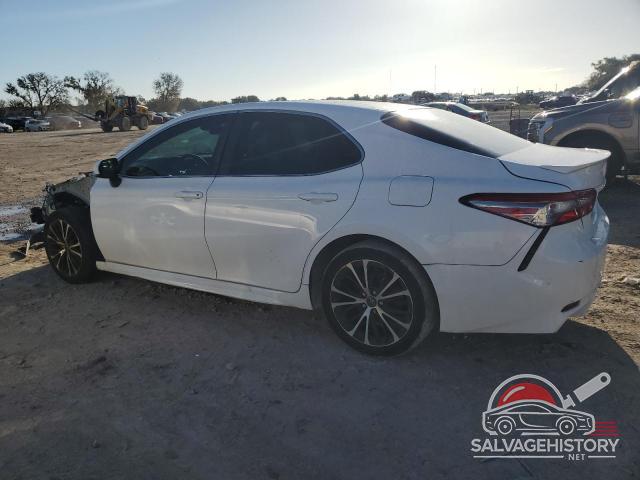 4T1B11HK2JU654392 2018 TOYOTA CAMRY photo no. 2