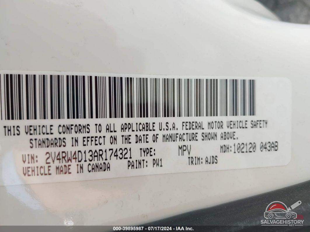 2V4RW4D13AR174321 2010 VOLKSWAGEN ROUTAN photo no. 9