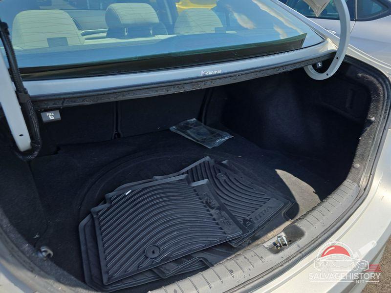 5NPD84LF3JH321729 2018 HYUNDAI ELANTRA photo no. 4