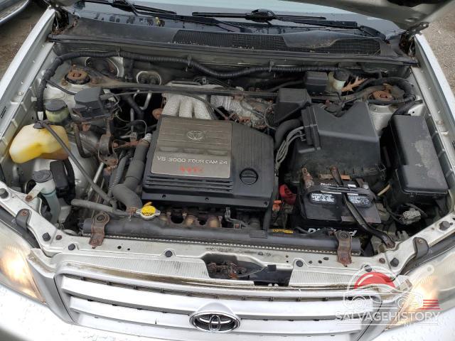 JTEHF21A330148096 2003 TOYOTA HIGHLANDER photo no. 11