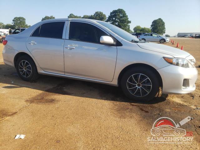 5YFBU4EE4DP086563 2013 TOYOTA COROLLA photo no. 4
