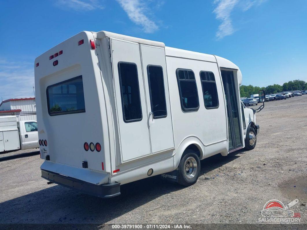 1GB3G2BG3B1178940 2011 CHEVROLET EXPRESS CUTAWAY photo no. 4