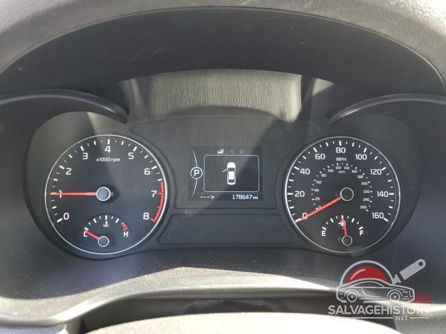 5XXGU4L37GG084388 2016 KIA OPTIMA photo no. 9