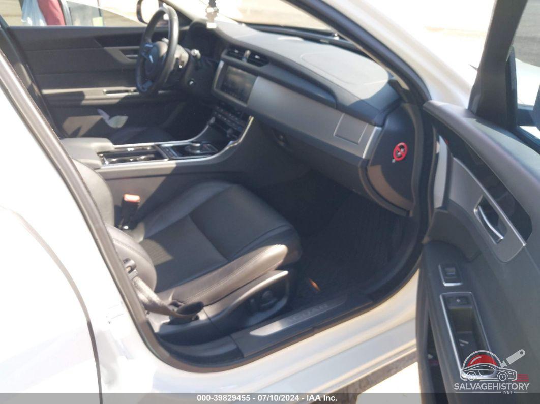 SAJBE4BV1HCY48510 2017 JAGUAR XF photo no. 5