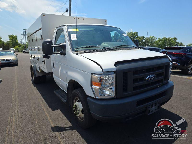1FDXE4FS4HDC69053 2017 FORD E-450 CUTAWAY photo no. 3