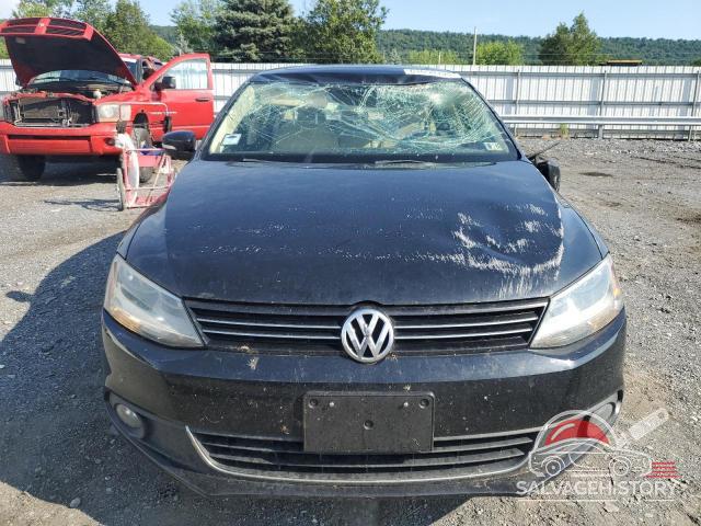 3VWLL7AJ8EM443003 2014 VOLKSWAGEN JETTA photo no. 5