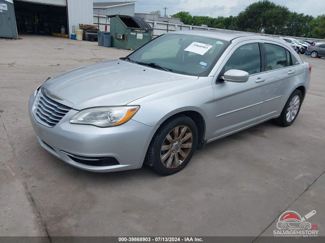 1C3BC1FG2BN538865 2011 CHRYSLER 200 photo no. 2