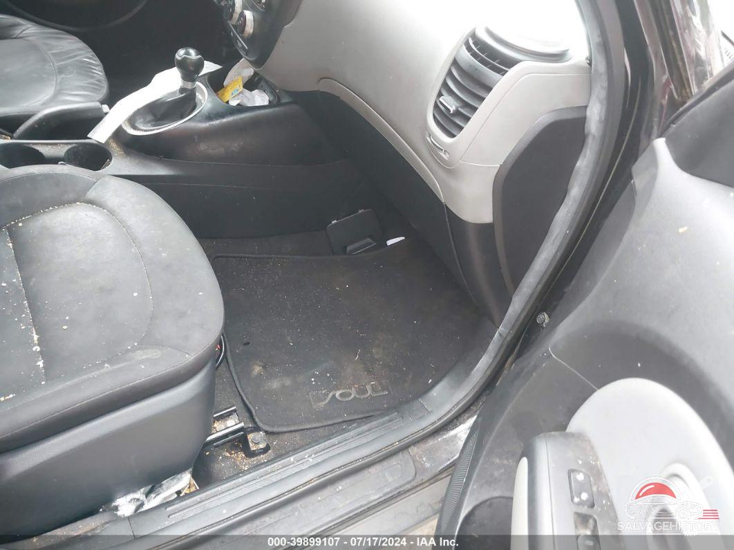 KNDJN2A28F7214834 2015 KIA SOUL photo no. 5