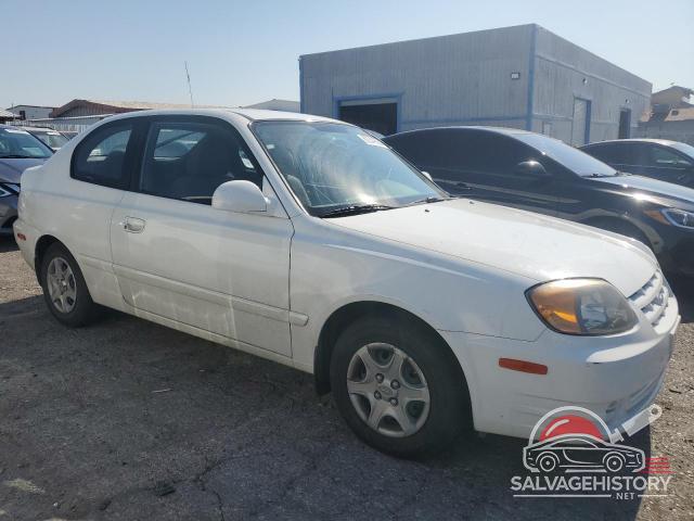 KMHCG35C05U324493 2005 HYUNDAI ACCENT photo no. 4