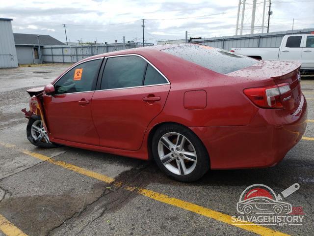 4T1BF1FK0EU763623 2014 TOYOTA CAMRY photo no. 2