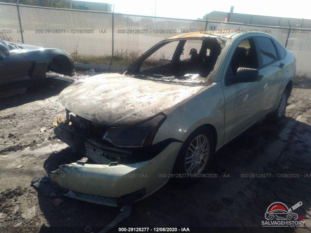 1FAHP3FN7AW205631 2010 FORD FOCUS photo no. 2
