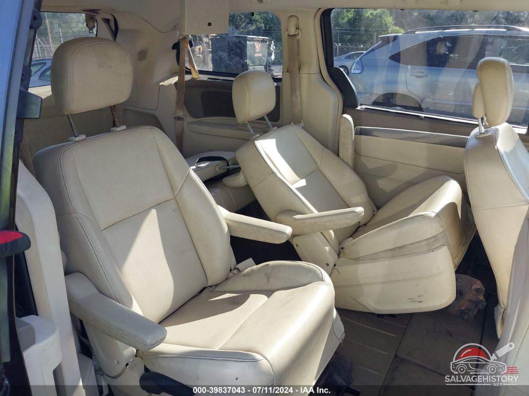 2V4RW3D10AR295057 2010 VOLKSWAGEN ROUTAN photo no. 8