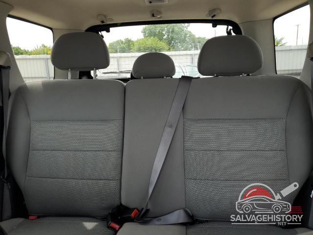 1FMYU03116KA25011 2006 FORD ESCAPE photo no. 10