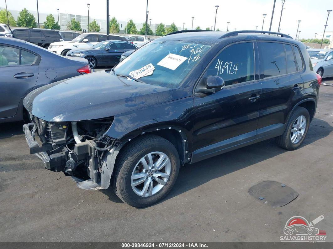 WVGAV7AX2HK000362 2017 VOLKSWAGEN TIGUAN photo no. 2