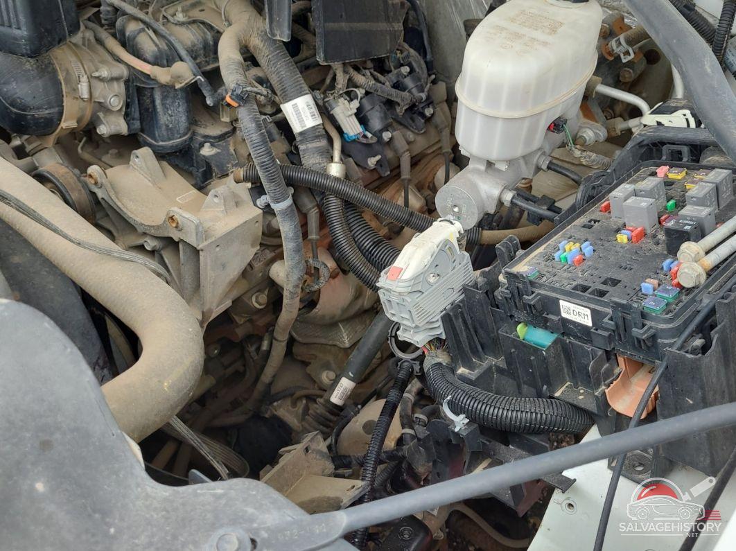 1GC1KUEG8JF210307 2018 CHEVROLET SILVERADO 2500HD photo no. 9