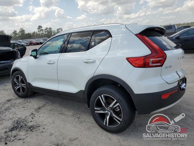 YV4L12UK8R2304645 2024 VOLVO XC40 CORE photo no. 2