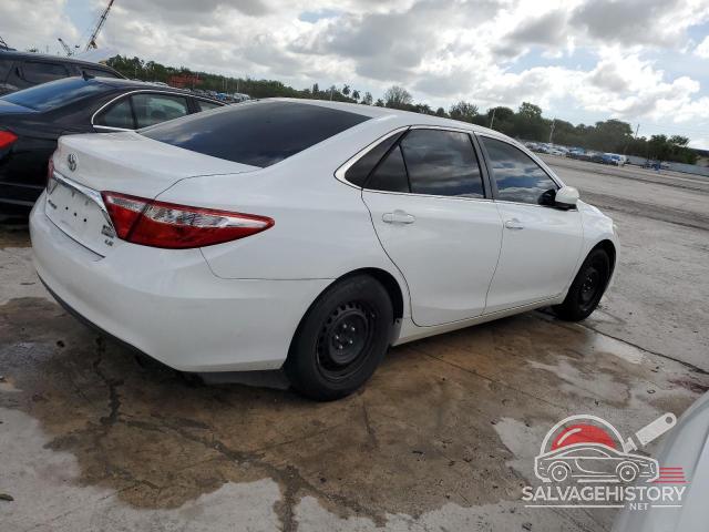 4T1BF1FK4GU202697 2016 TOYOTA CAMRY photo no. 3
