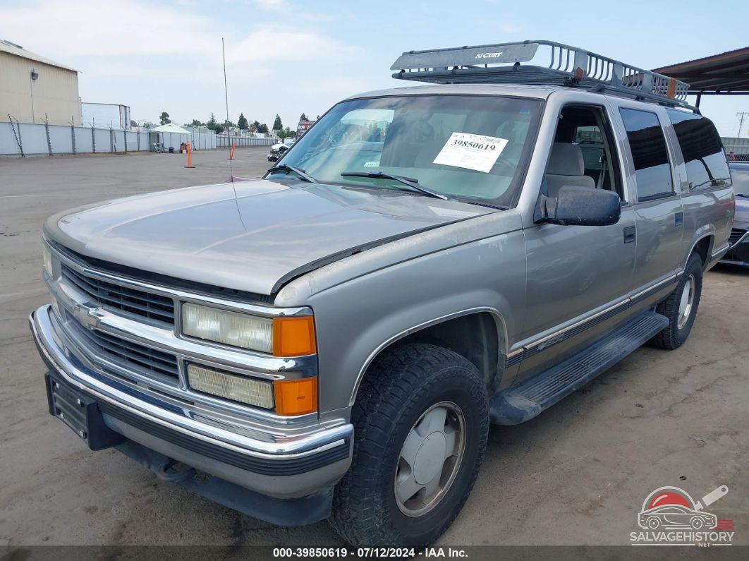 3GNFK16RXXG129800 1999 CHEVROLET SUBURBAN 1500 photo no. 2