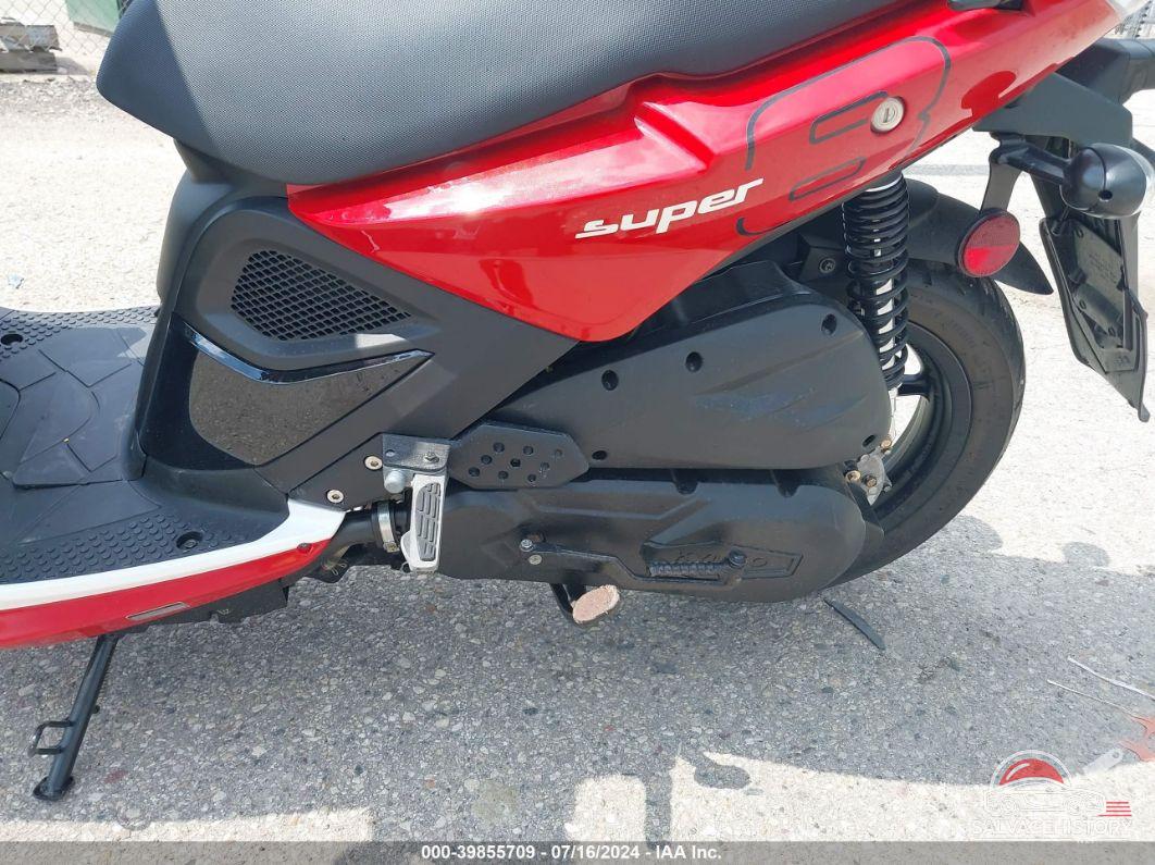 LC2U8J102DC000565 2013 KYMCO USA INC SUPER 8 photo no. 9