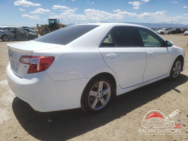 4T1BF1FK8EU325724 2014 TOYOTA CAMRY photo no. 3