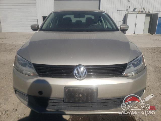 3VWD17AJ5EM249880 2014 VOLKSWAGEN JETTA photo no. 5