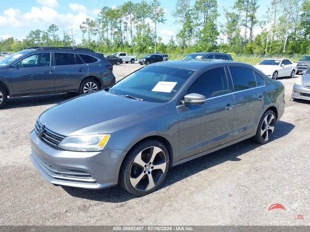 3VWLA7AJ0FM421990 2015 VOLKSWAGEN JETTA photo no. 2