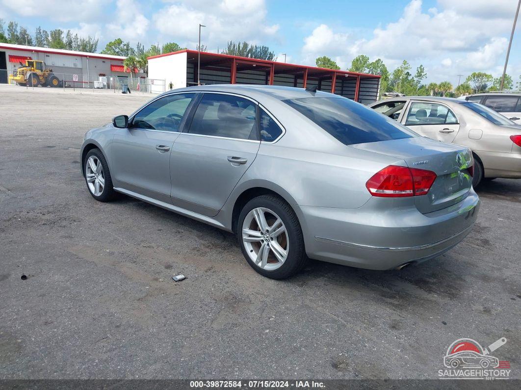 1VWCN7A31DC093256 2013 VOLKSWAGEN PASSAT photo no. 3