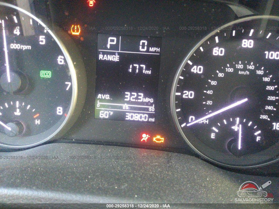 KMHD74LF5HU371014 2017 HYUNDAI ELANTRA photo no. 7