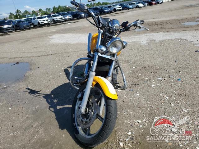 1HFSC180XWA200385 1998 HONDA VT CYCLE photo no. 2