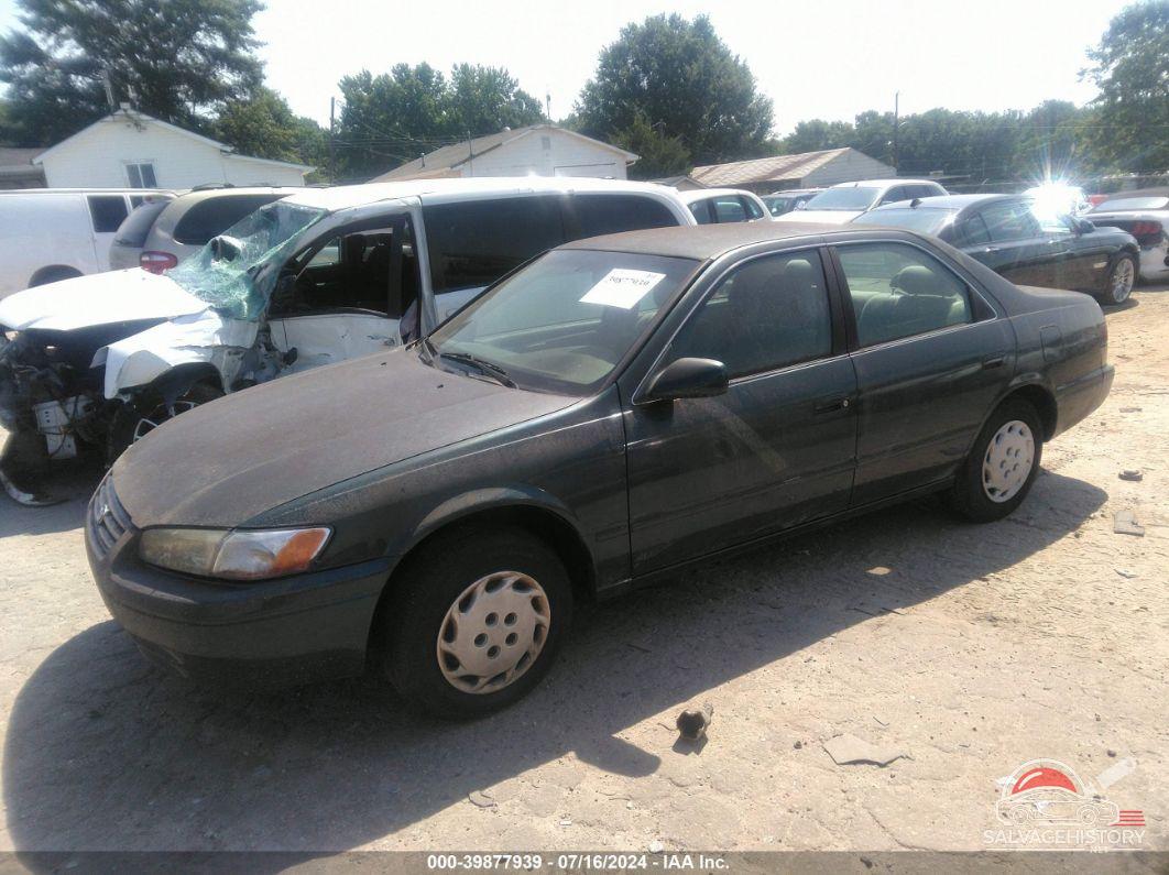 4T1BG22K1WU231226 1998 TOYOTA CAMRY photo no. 2