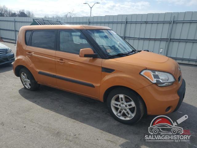 KNDJT2A2XB7316894 2011 KIA SOUL photo no. 4