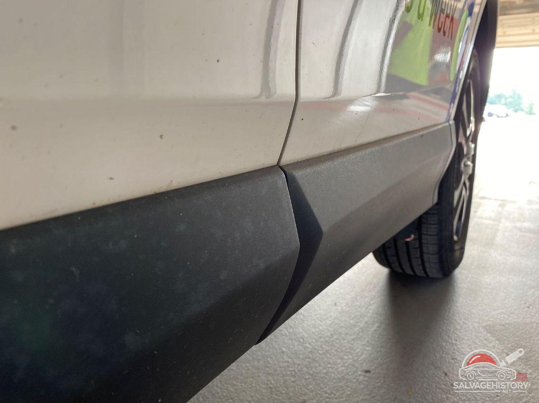 JTMBFREV3HJ153929 2017 TOYOTA RAV4 photo no. 3