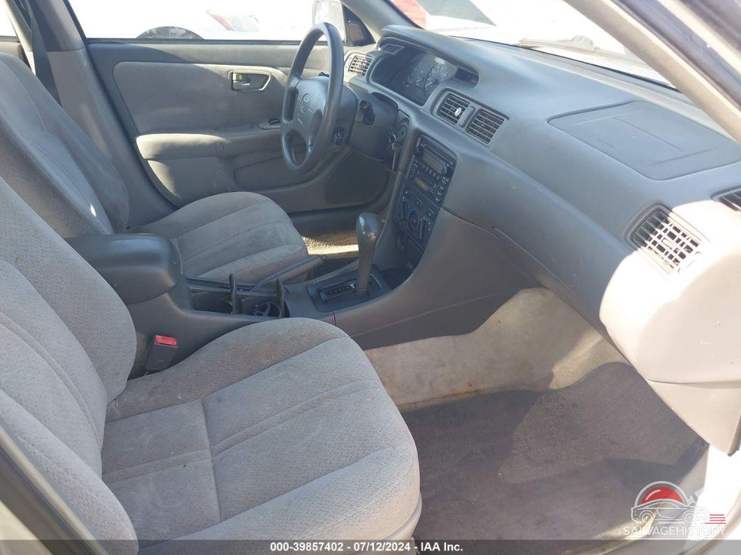 4T1BG22K81U045627 2001 TOYOTA CAMRY photo no. 5