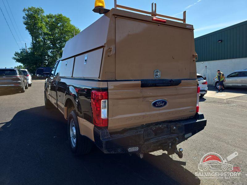 1FT8W3A63JEC83648 2018 FORD F-350 photo no. 9