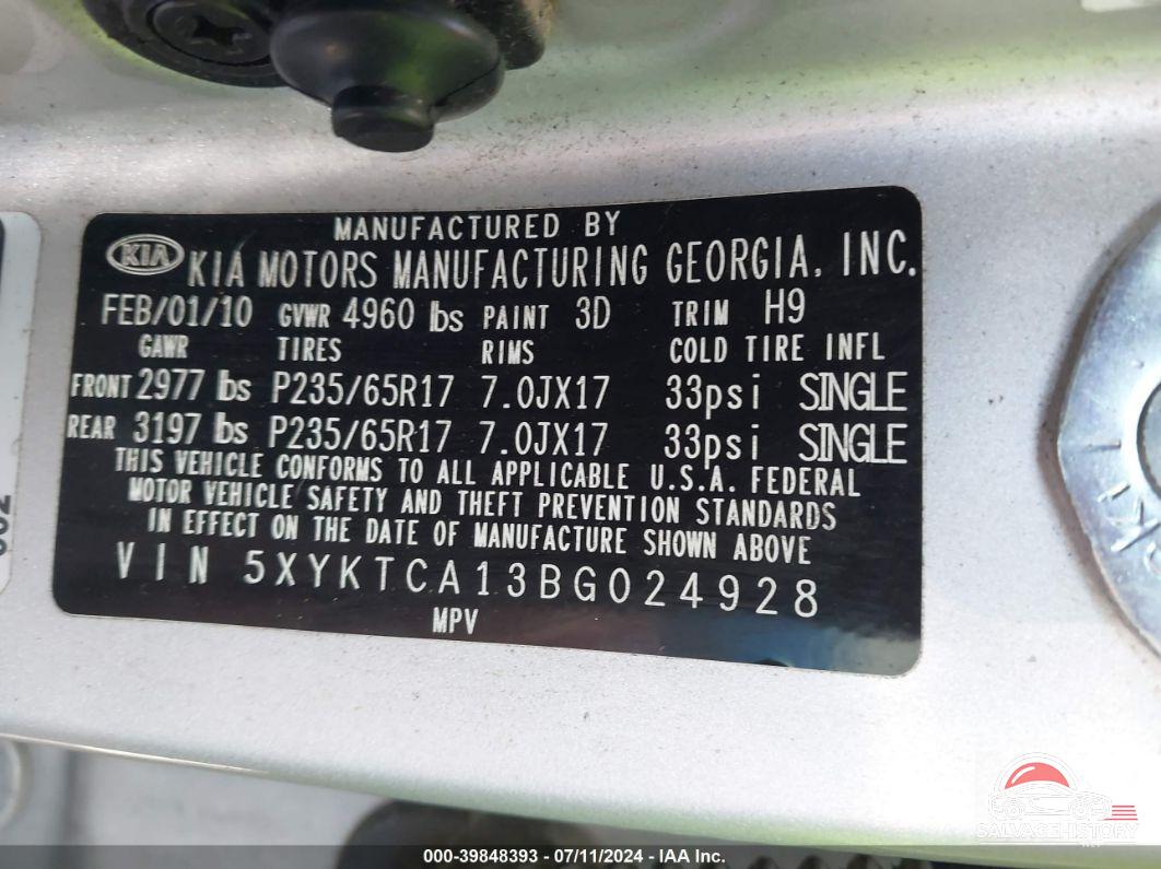 5XYKTCA13BG024928 2011 KIA SORENTO photo no. 9