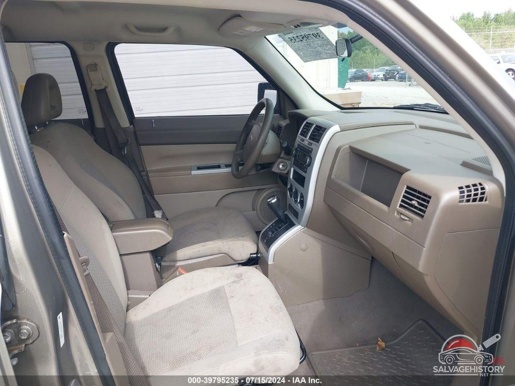 1J8FT28W18D714125 2008 JEEP PATRIOT photo no. 5