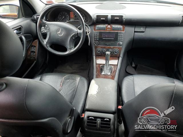 WDBRF81J65F565576 2005 MERCEDES-BENZ C-CLASS photo no. 8