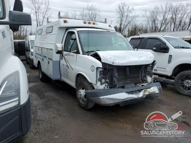 1GBJG31U541168241 2004 CHEVROLET EXPRESS photo no. 4
