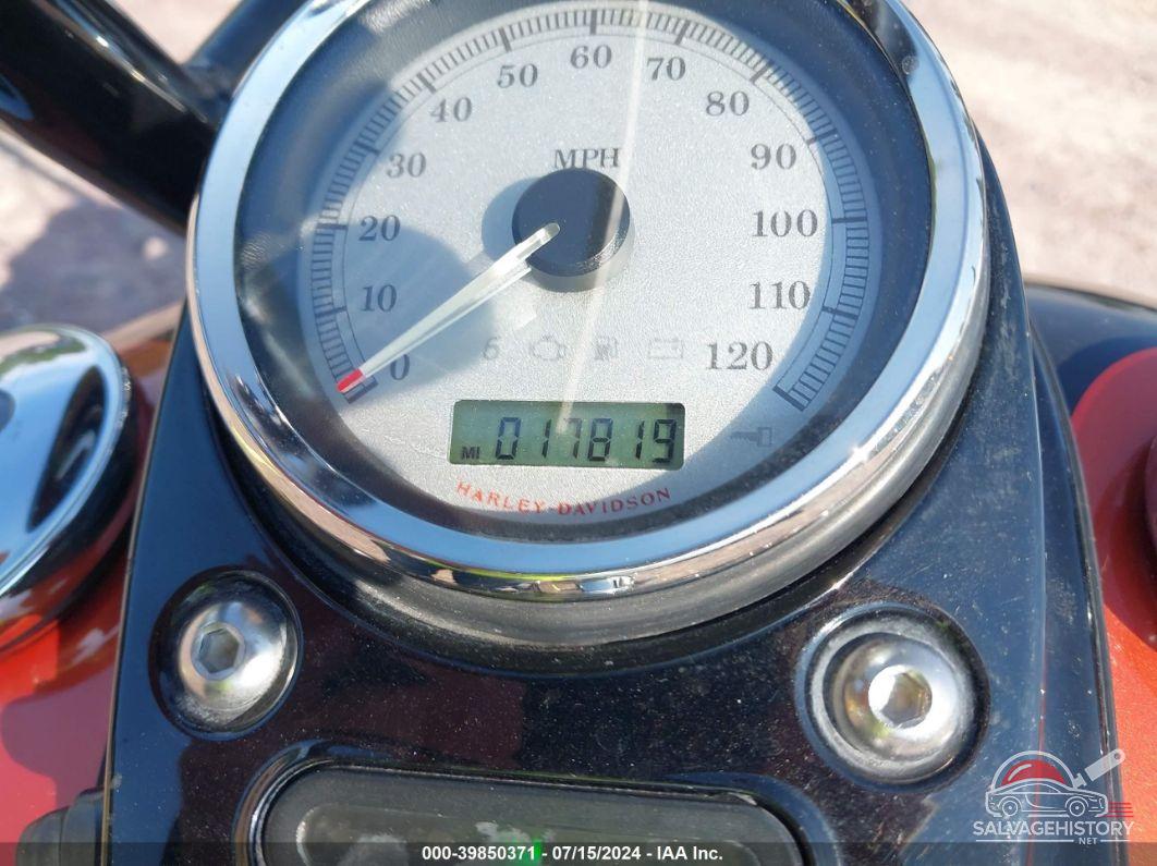 1HD1GP415BC328817 2011 HARLEY-DAVIDSON FXDWG photo no. 7