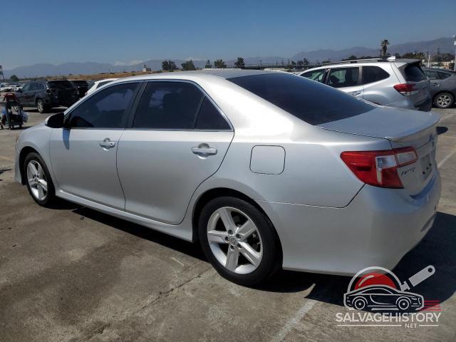 4T1BF1FK3EU441798 2014 TOYOTA CAMRY photo no. 2