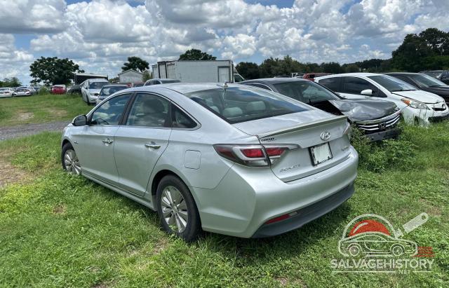 KMHE24L19GA008688 2016 HYUNDAI SONATA photo no. 3