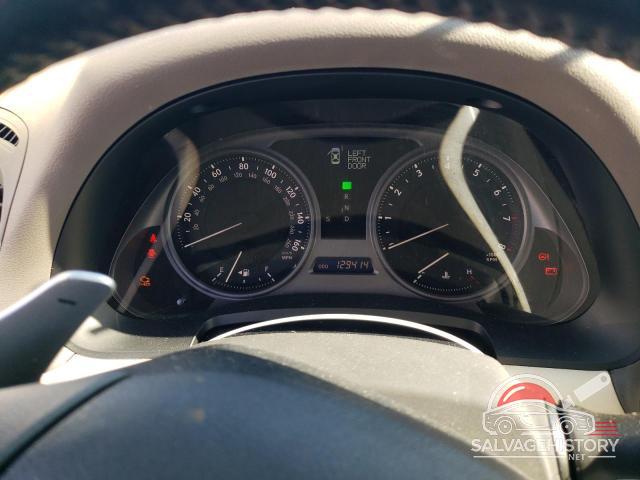 JTHCF5C26A5036073 2010 LEXUS IS photo no. 9