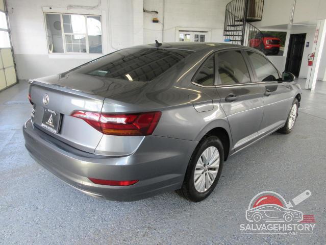 3VWC57BU5KM088483 2019 VOLKSWAGEN JETTA photo no. 3