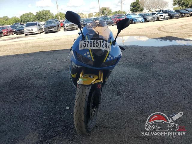 JH2PC40J2JK400032 2018 HONDA CBR CYCLE photo no. 2