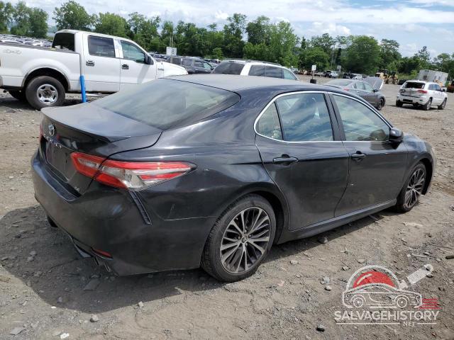 JTNB11HK4J3041583 2018 TOYOTA CAMRY photo no. 3