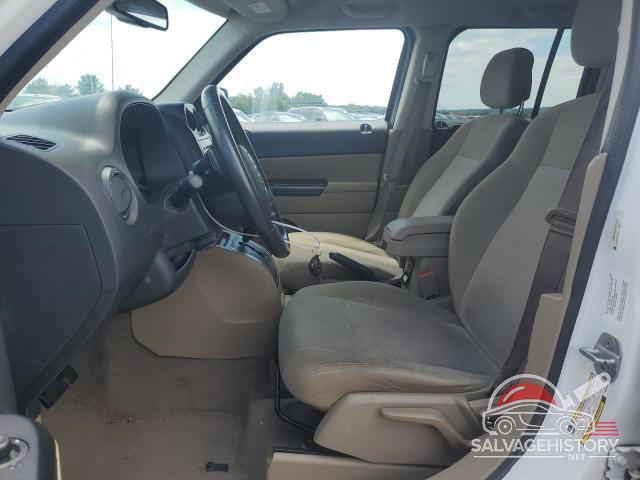 1J4NF1GB3BD207425 2011 JEEP PATRIOT photo no. 7