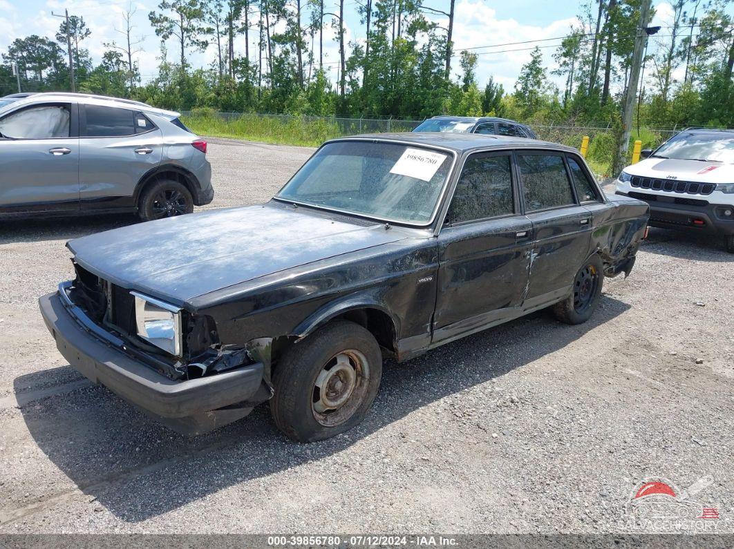YV1AA8848L1414675 1990 VOLVO 240 photo no. 2